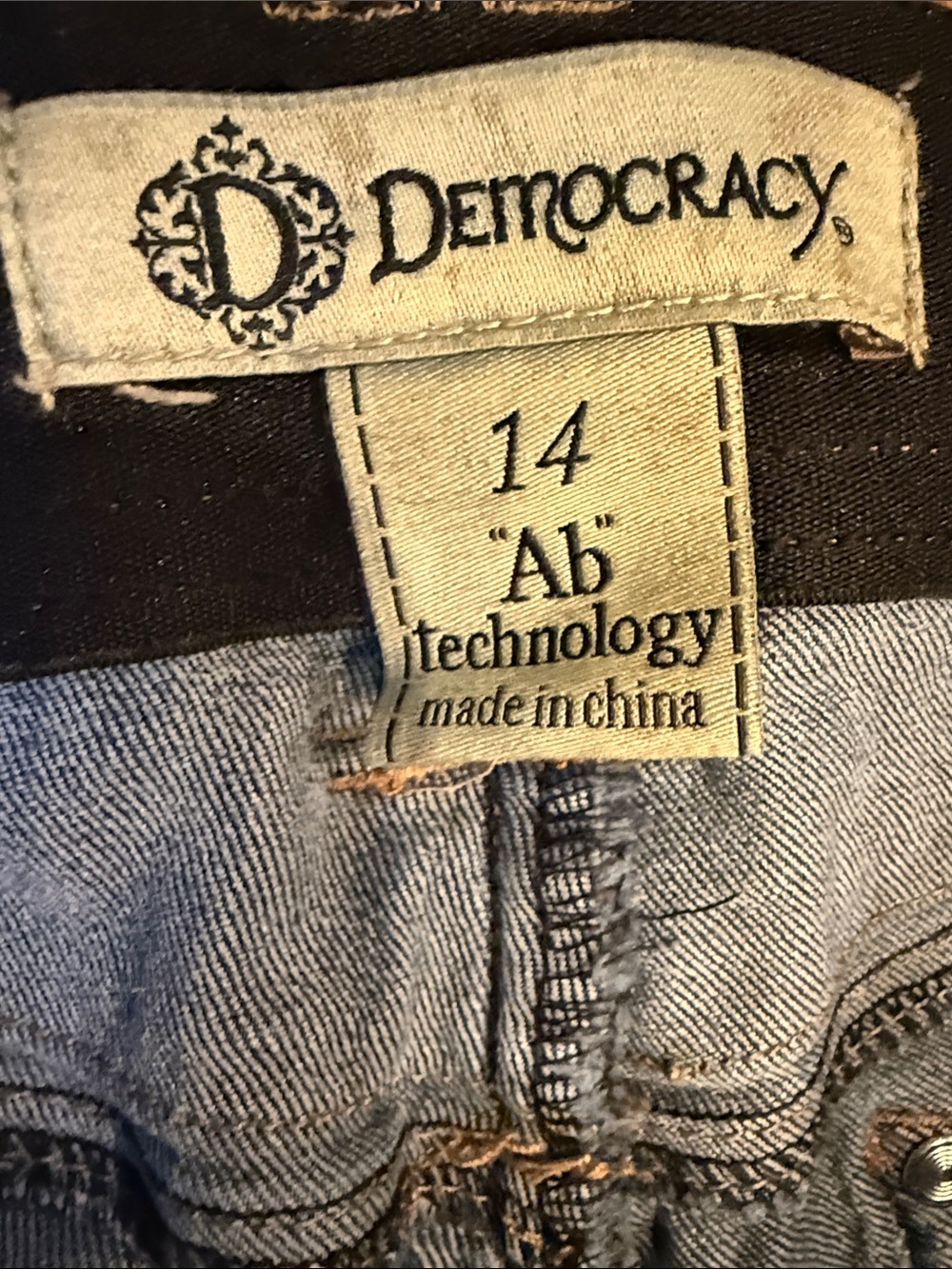 A lot of 2 Women’s Blue Denim Jeans - Classic Mid Wash size 14 - Picture 7 of 9